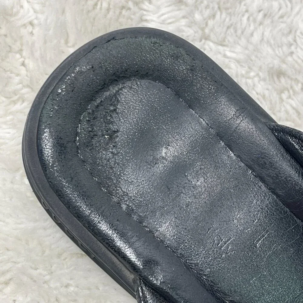 Y2K Vintage Gucci Women's Black Guccissima Leather Flat Thong Sandals Size 6.5/7 - Picture 8 of 11